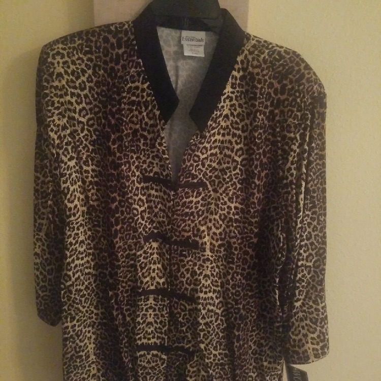 Cheetah Print W Black Garnishments